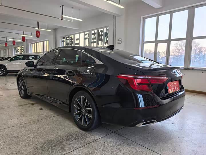 Фото 6 - Honda Inspire