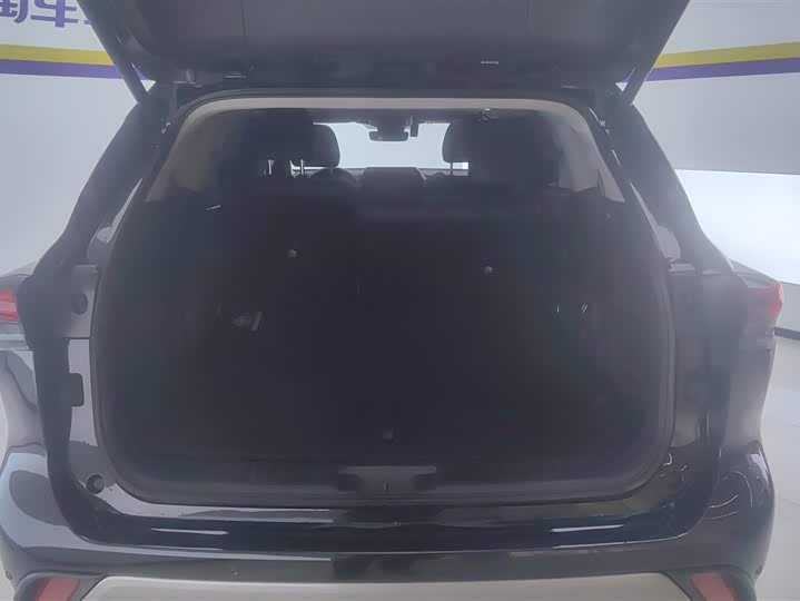 Фото 4 - Toyota Highlander