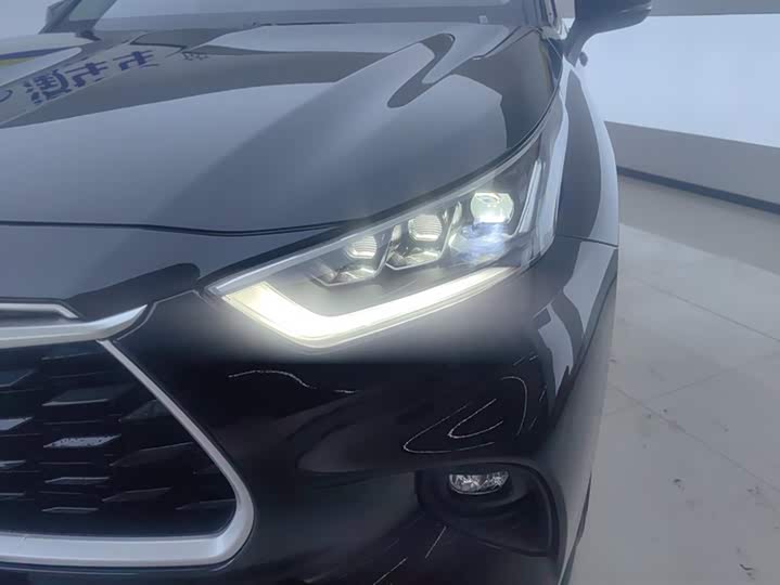 Фото 5 - Toyota Highlander