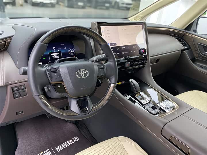 Фото 6 - Toyota Vellfire