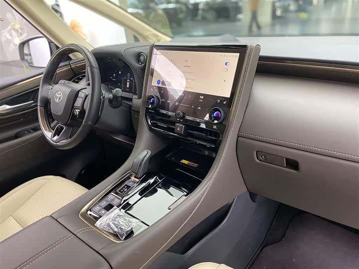 Фото 9 - Toyota Vellfire