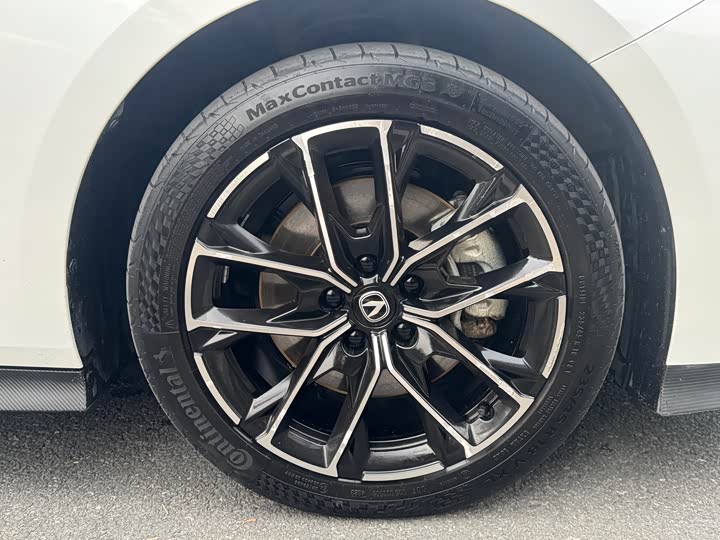 Фото 8 - Changan UNI-V Hybrid