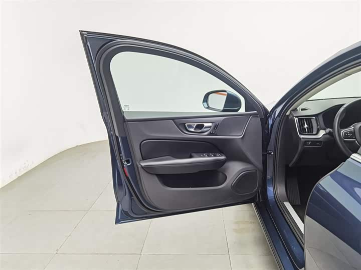 Фото 8 - Volvo S60