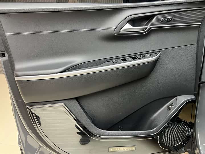 Фото 5 - Hyundai Custo