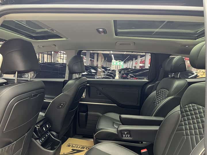 Фото 9 - Hyundai Custo