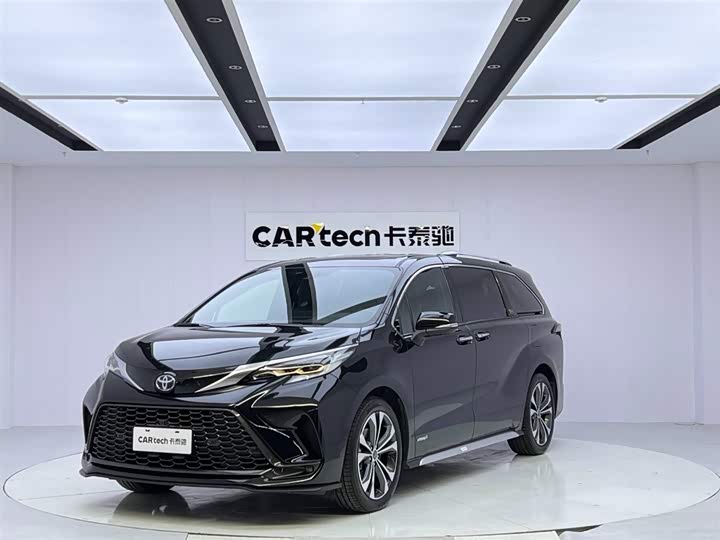 Фото 1 - Toyota Granvia