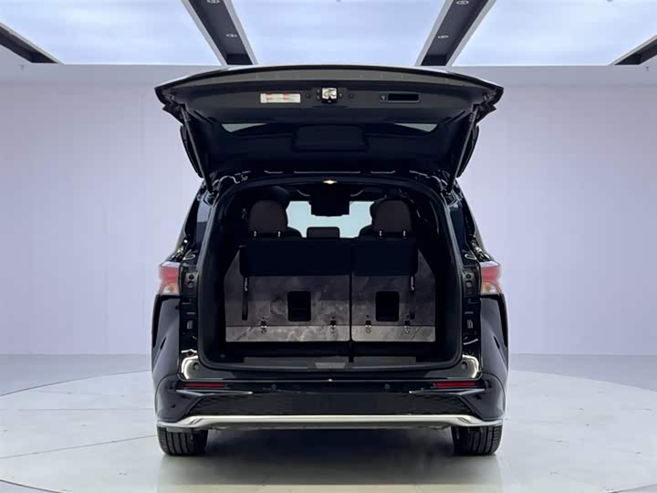 Фото 9 - Toyota Granvia