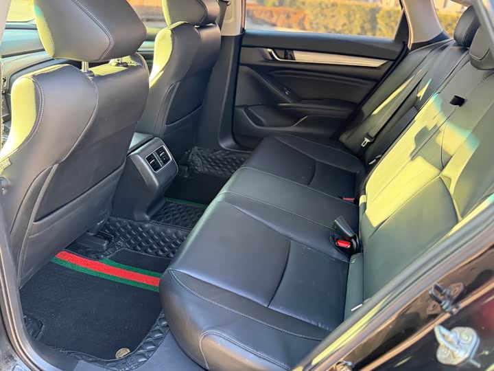 Фото 5 - Honda Accord