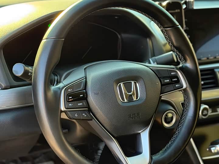 Фото 7 - Honda Accord