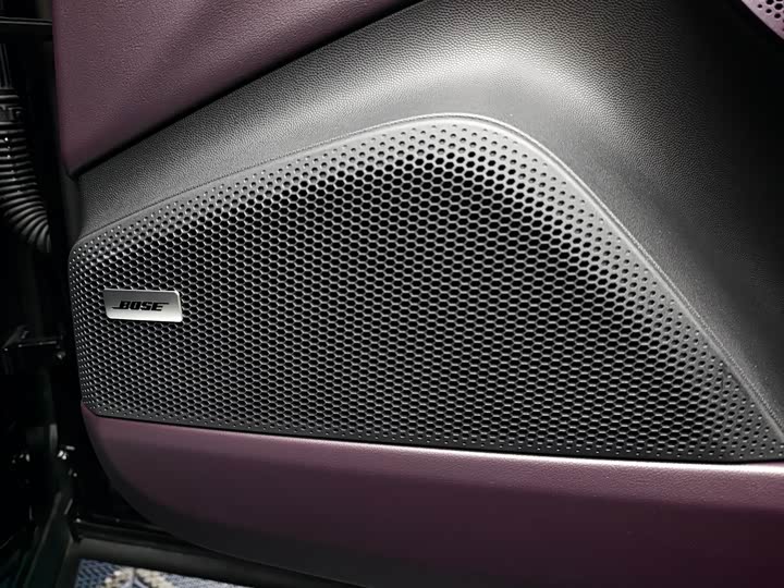 Фото 5 - Porsche Macan EV