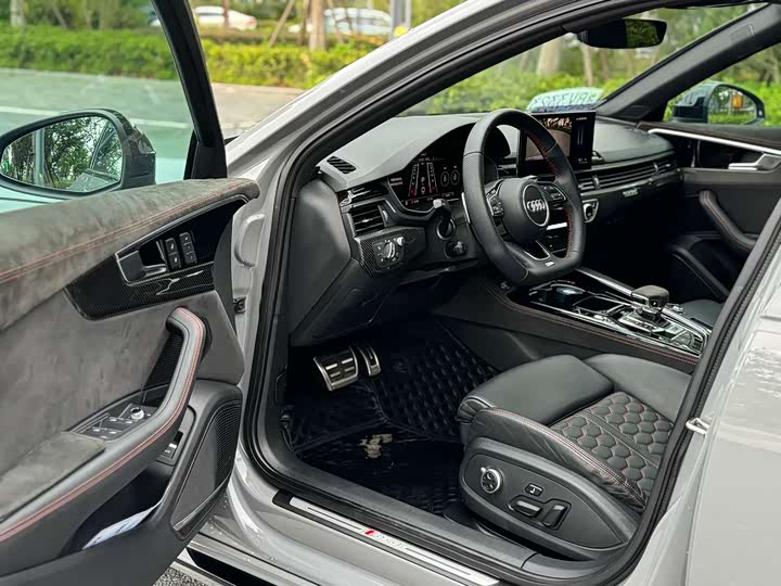 Фото 4 - Audi RS 4