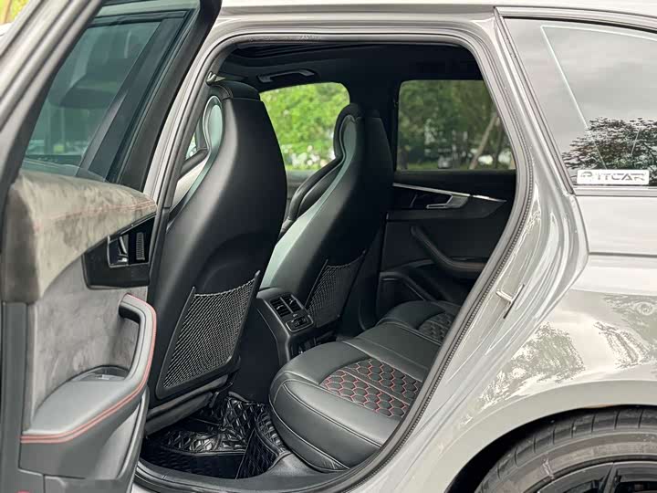 Фото 5 - Audi RS 4