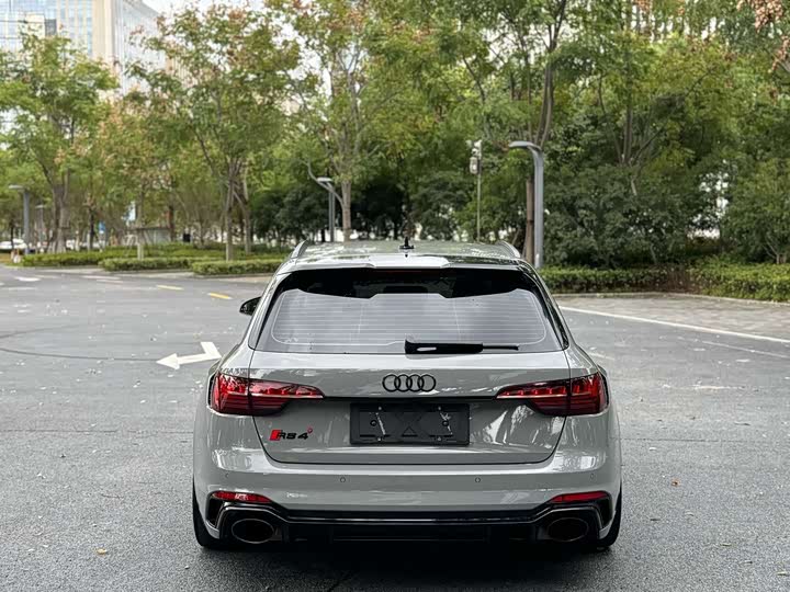 Фото 8 - Audi RS 4