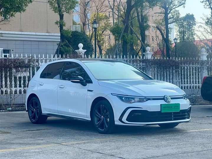 Фото 3 - Volkswagen Golf