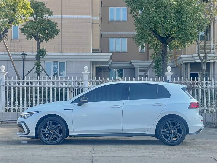 Фото 7 - Volkswagen Golf