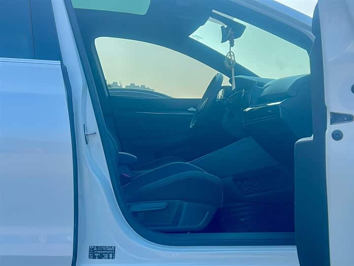 Фото 9 - Volkswagen Golf