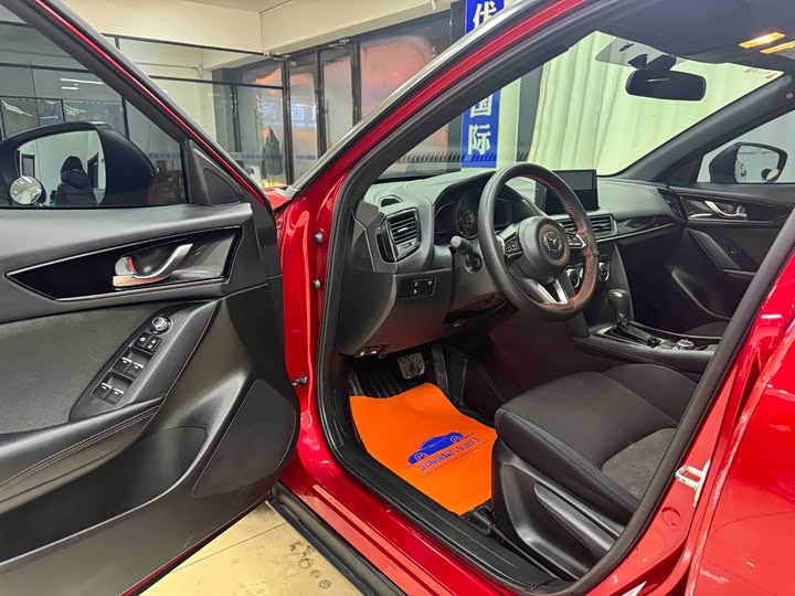 Фото 7 - Mazda CX-4