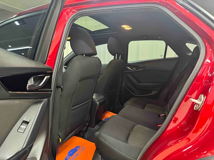 Фото 8 - Mazda CX-4