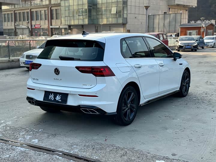 Фото 2 - Volkswagen Golf