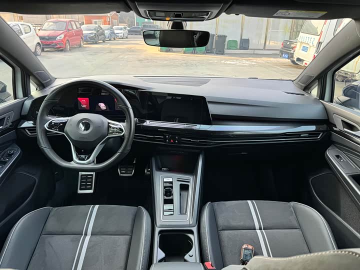 Фото 7 - Volkswagen Golf