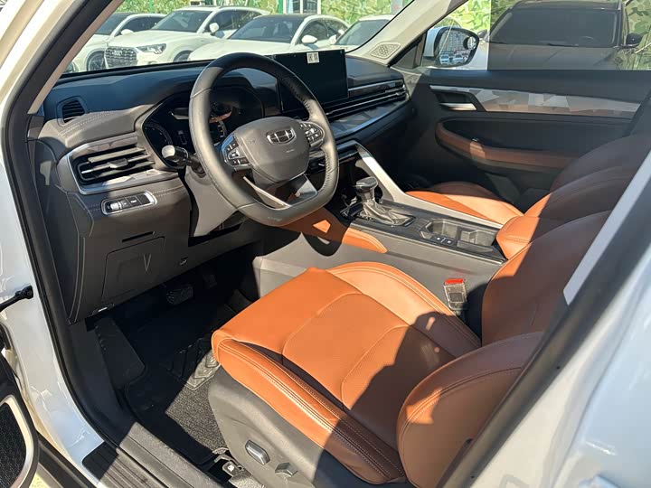 Фото 4 - Geely Vision X6