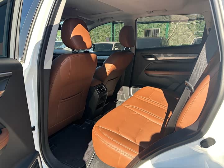 Фото 6 - Geely Vision X6