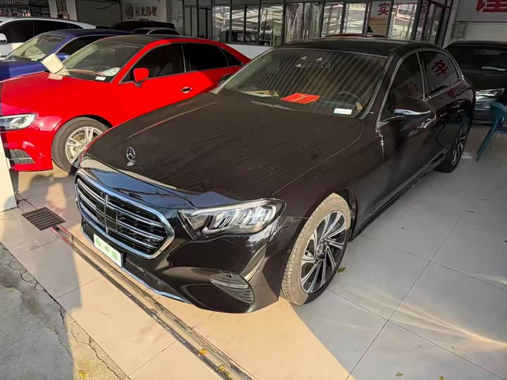 Фото 1 - Mercedes-Benz E-Class