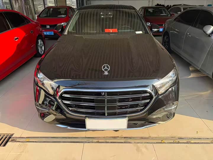 Фото 2 - Mercedes-Benz E-Class