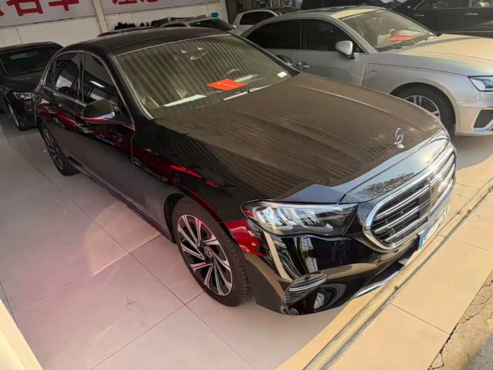 Фото 3 - Mercedes-Benz E-Class