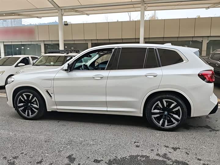 Фото 5 - BMW iX3