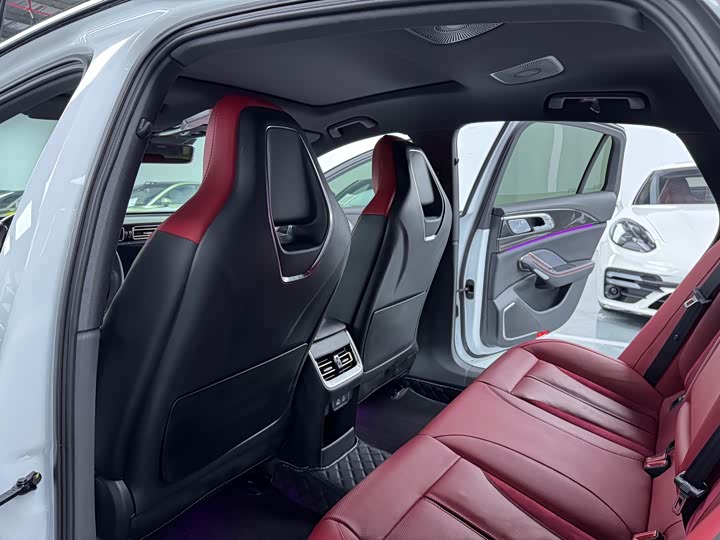 Фото 9 - Hongqi H6