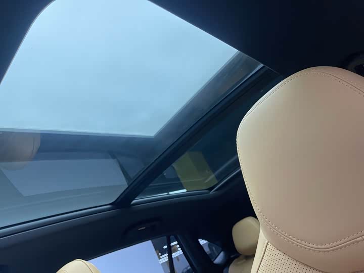 Фото 7 - Roewe RX5 Hybrid