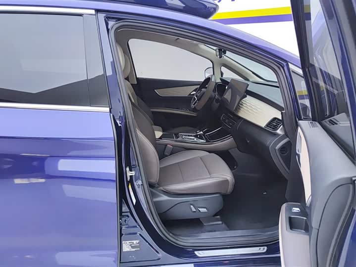 Фото 8 - BYD Song Max Hybrid