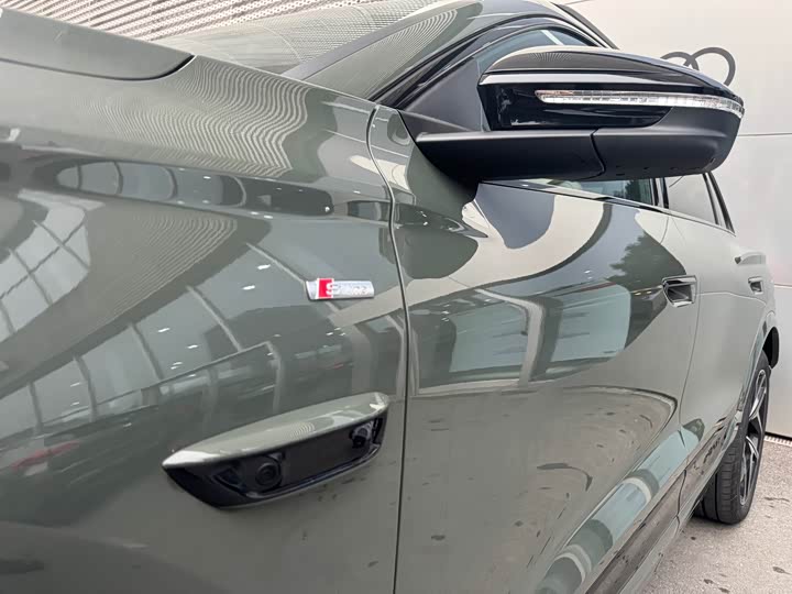 Фото 6 - Audi Q6L e-tron