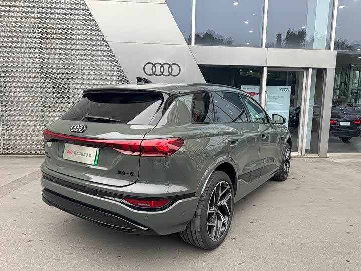 Фото 8 - Audi Q6L e-tron