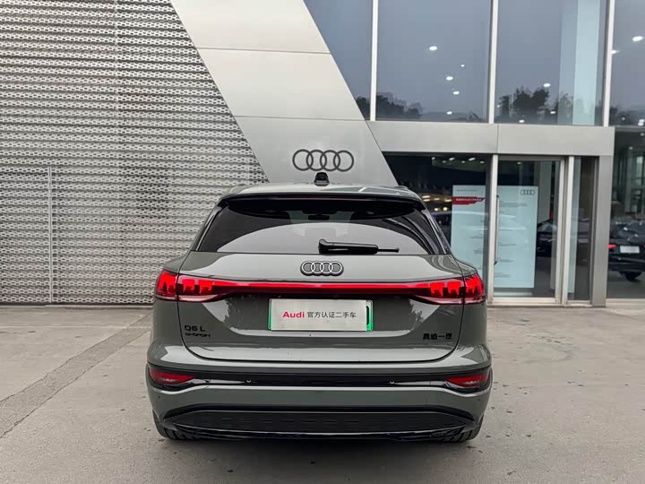 Фото 9 - Audi Q6L e-tron