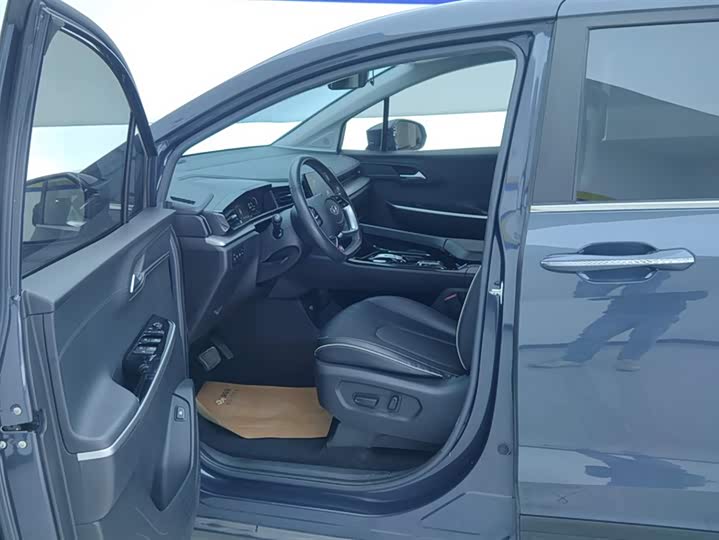 Фото 9 - Hyundai Custo