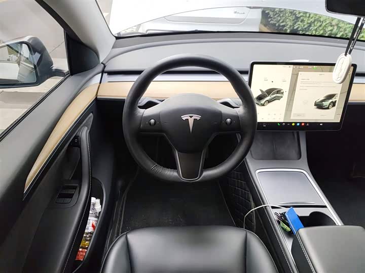 Фото 3 - Tesla Model Y