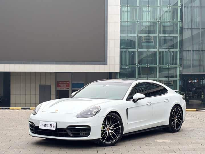 Фото 1 - Porsche Panamera