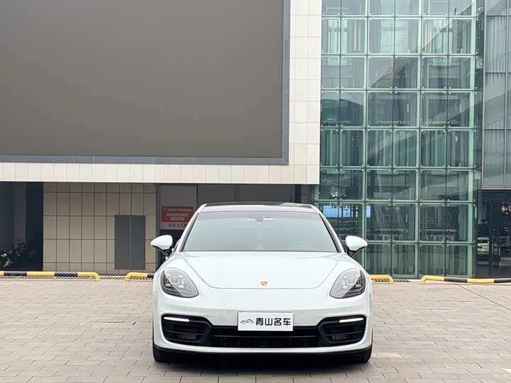Фото 2 - Porsche Panamera