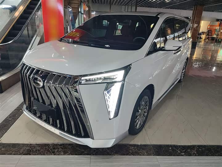 Фото 2 - GAC Trumpchi M8