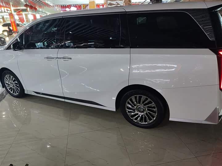 Фото 5 - GAC Trumpchi M8