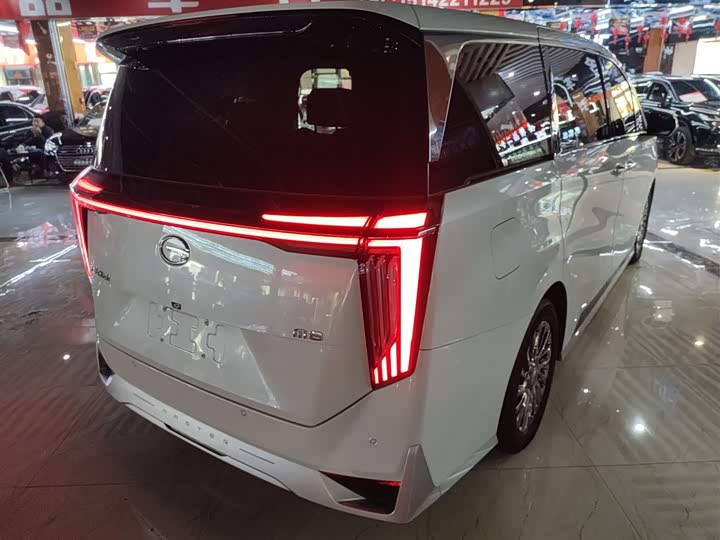 Фото 7 - GAC Trumpchi M8