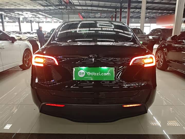 Фото 6 - Tesla Model Y