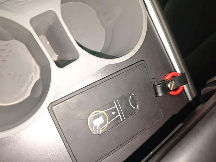 Фото 9 - Tesla Model Y