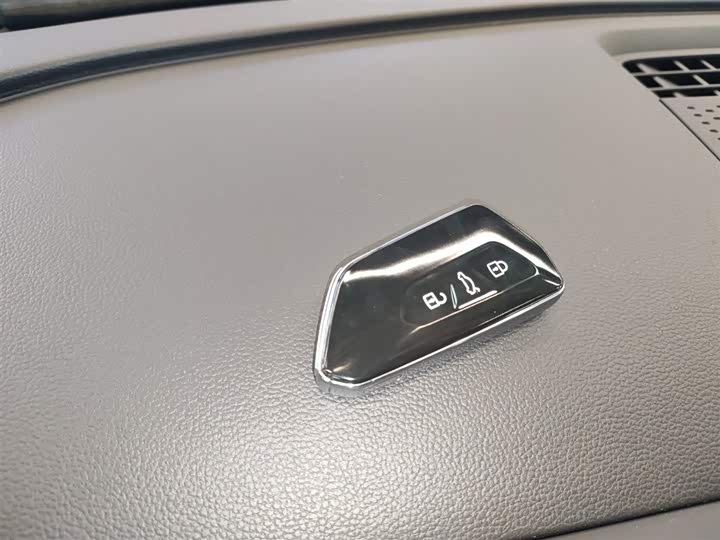 Фото 9 - Volkswagen Lamando L