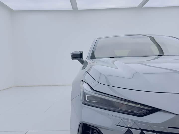 Фото 4 - Changan UNI-V