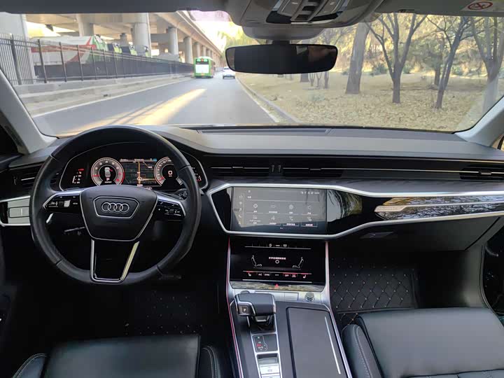 Фото 5 - Audi A6L