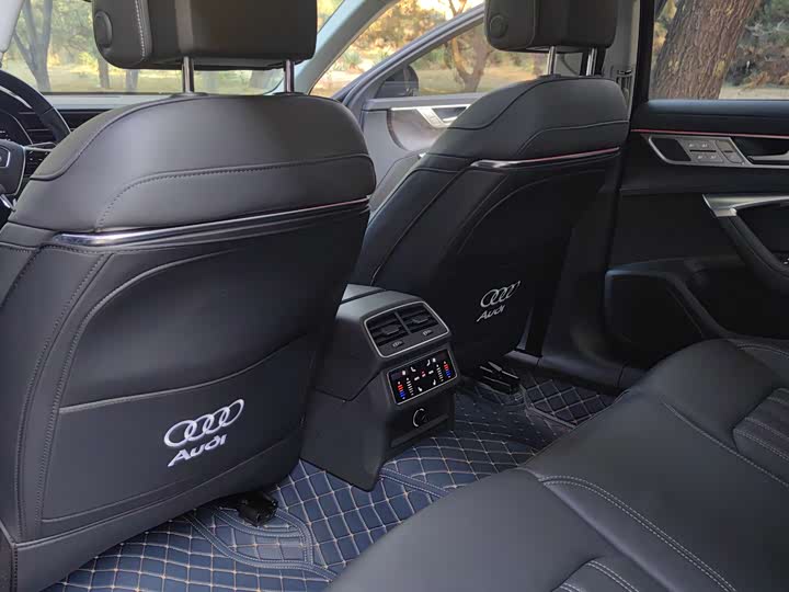 Фото 6 - Audi A6L