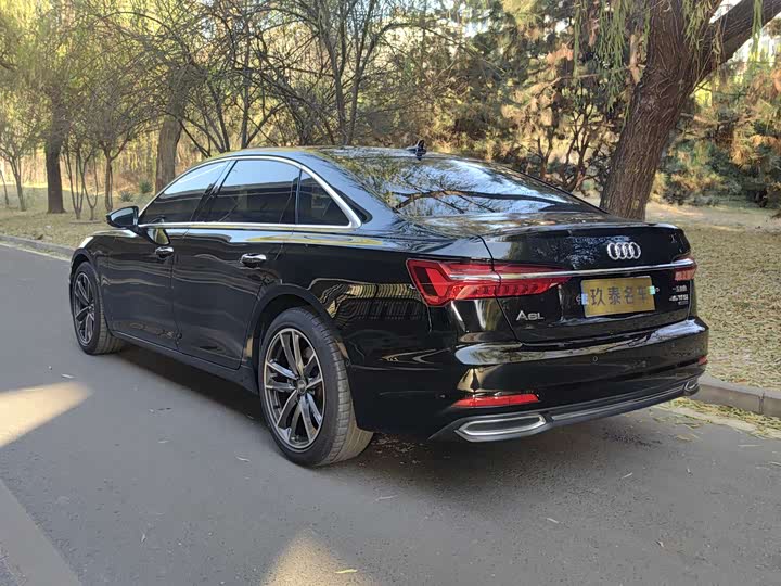 Фото 8 - Audi A6L